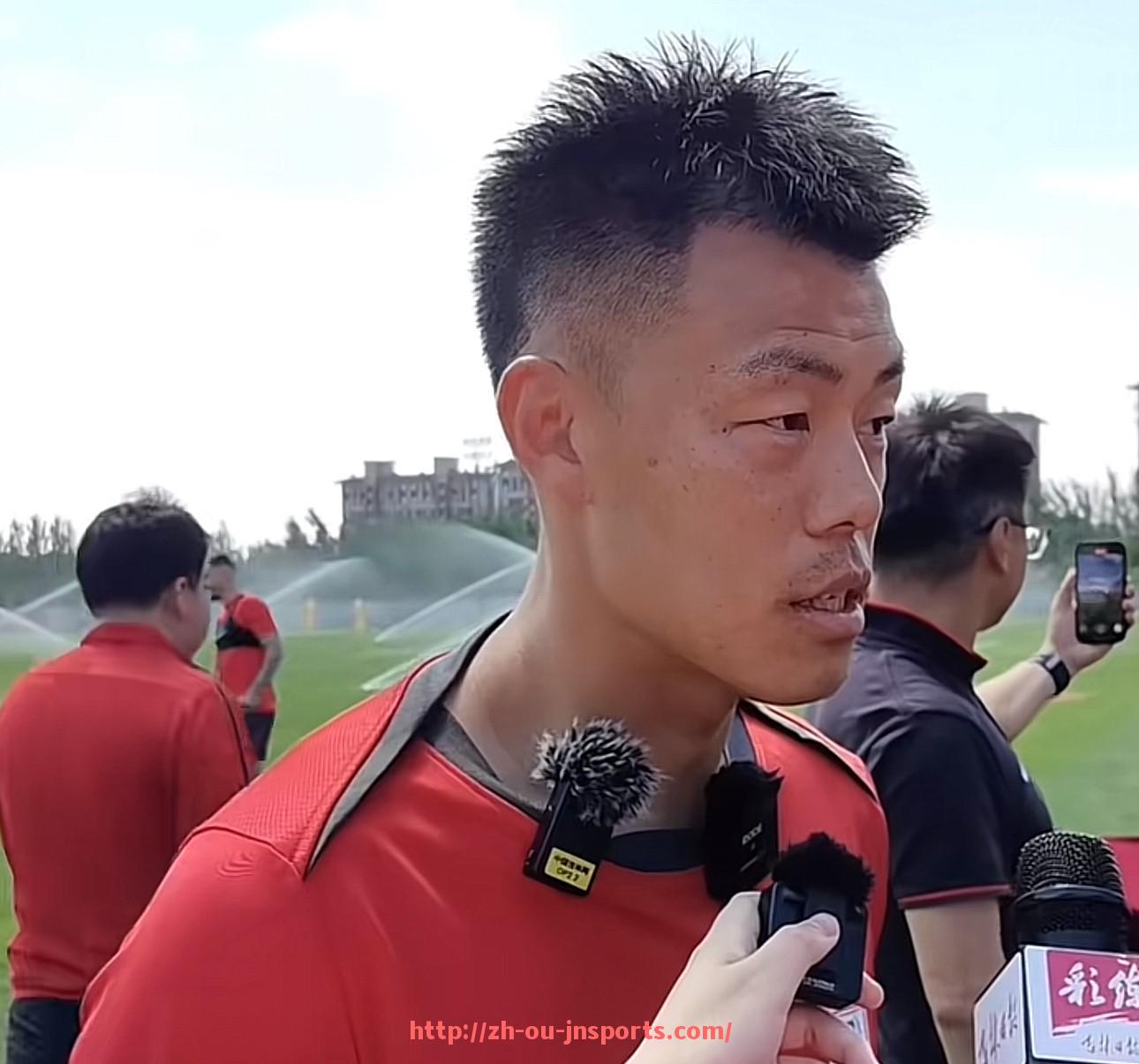 JN江南体育-08-09赛季曼联欧冠表现及赛程详细介绍