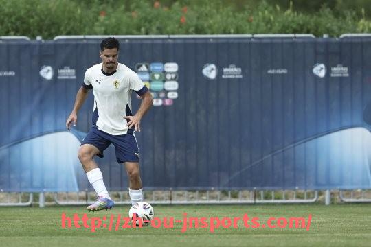 JN江南体育-2018-2019赛季西甲积分榜与争冠走势回顾